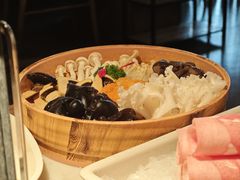 -尚尚仙·酸汤猪手·猪肚鸡火锅(华联万柳购物中心店)