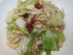 -阿瓦山寨·湘菜现炒·剁椒鱼头王(咸阳总店)