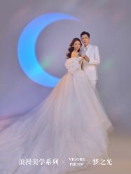 -雪中彩影婚纱摄影·微光艺术中心