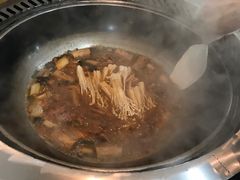 -三里屯土灶炖公鸡地锅鸡(江东店)