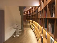 -新华文创·光的空间