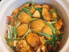 鲍鱼鸡煲-港澳烧卤馆