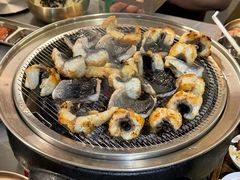 -围炉肉舍•炭烤活鳗•丹东海鲜烤肉(步行街店)