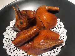 润烧脆皮乳鸽-粤界(望京金辉店)
