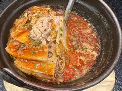 -何妹湿辣牛肉·粤式烧烤砂煲(桂雅路店)