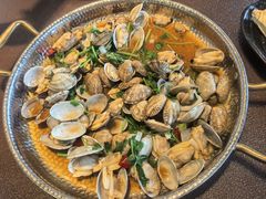 -曼听小寨海鲜烧烤·大连辣炒大王(盖州街店)