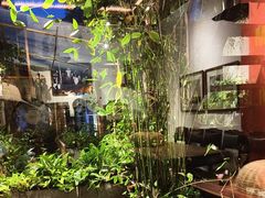 -Cuc Gach Quan Restaurant