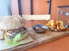 鲜香蘑菇牛肉汉堡-魏斯理汉堡(西安沣东吾悦店)