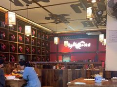 大堂-先启半步颠小酒馆(白麓里店)