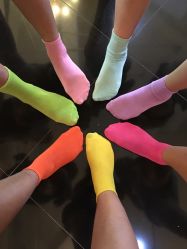 -现代经典婚纱摄影