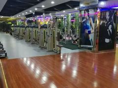 器械区-金摩尔健身游泳(万象城鼎丰大厦店)