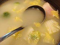 -香巴拉云南餐厅(华莱坞店)