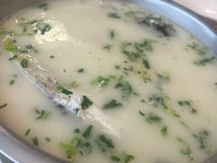 -雪湖煜辰鱼头老店(雪野湖店)