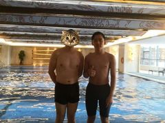 -小鲨鱼游泳培训(会展中心店)