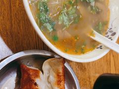 -黄阿姨锅贴大王(万航渡路店)