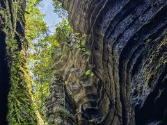 -梭布垭石林景区