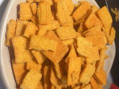 -老牌坊云南鱼豆花火锅(哈西万达店)