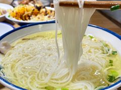 鸡汤银丝面-二孃鸡爪爪(东风路总店)