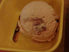 草莓冰激凌球-满记甜品(日月光二店)