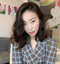 -十六番发型师事务所