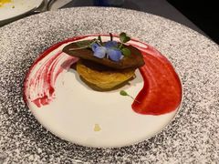 香煎法式肥肝配焦糖苹果挞-YUE·6·西式融合餐厅(外滩六号店)