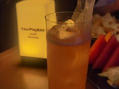 -FOUR PLAY BAR