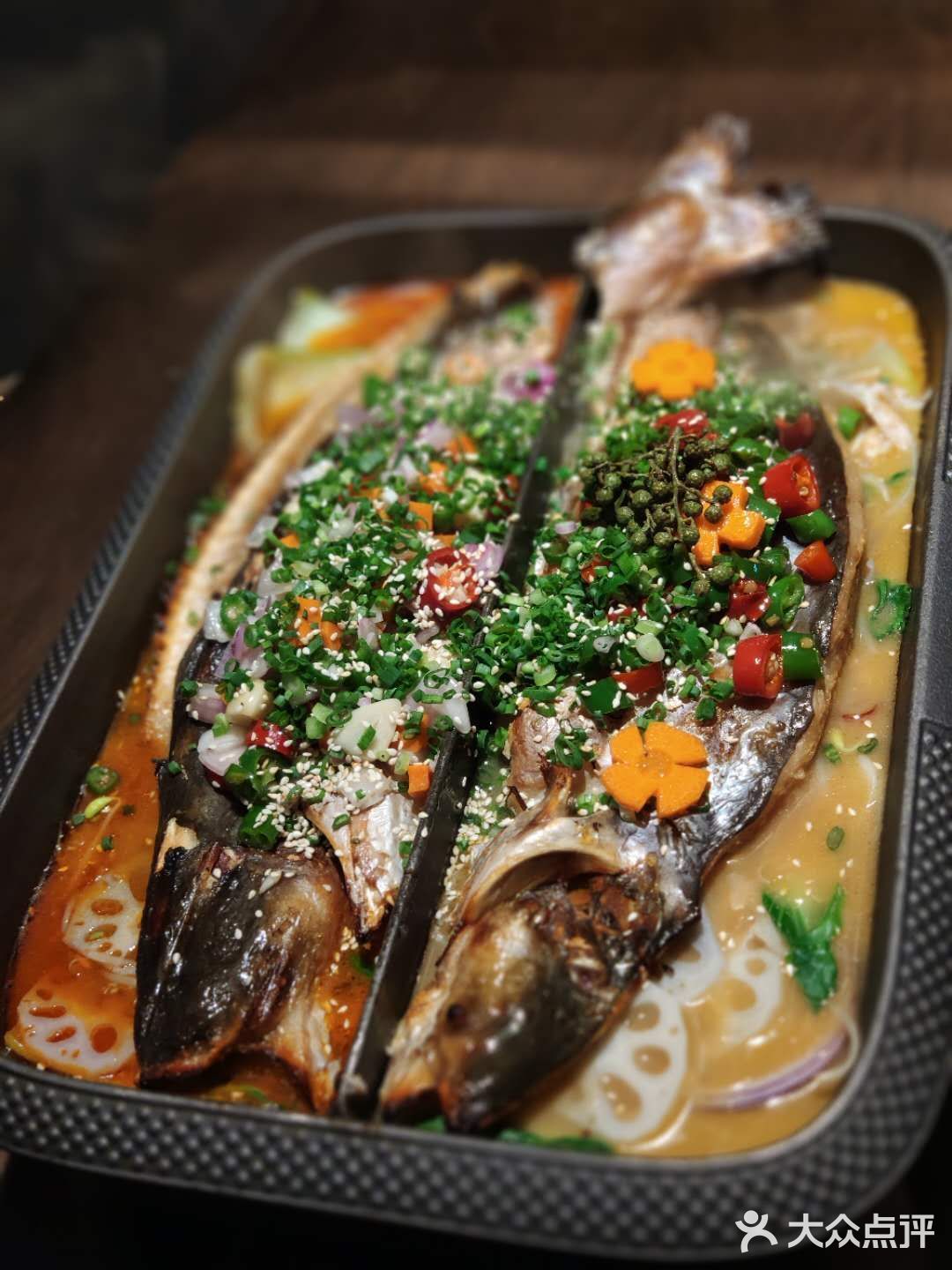今日份美食打卡，满满的都是诱惑吧，鱼谦  脆皮烤鱼