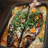 今日份美食打卡，满满的都是诱惑吧，鱼谦  脆皮烤鱼