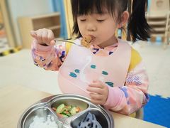 -好奇星国际托育(金地自在城校区)
