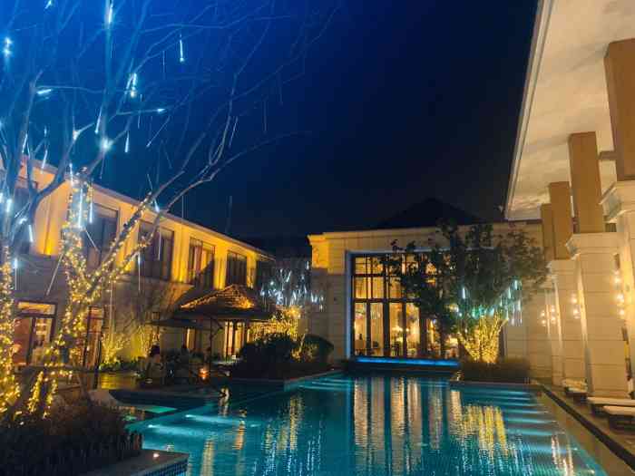 浅深(金鸡湖店)-"环境真的超级棒的 第一次去在里面迷路了 .