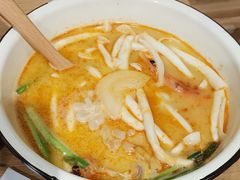 泰式传统冬阴功汤-迷你椰·泰式大排档(共康店)