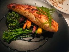 香烤三文鱼-莫尔顿牛排坊(浦东ifc店)