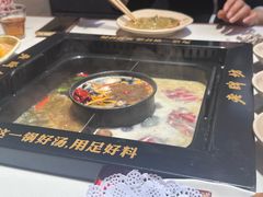 -老牌坊云南鱼豆花火锅(哈西万达店)