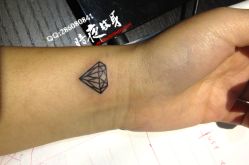 -暗夜tattoo纹身工作室