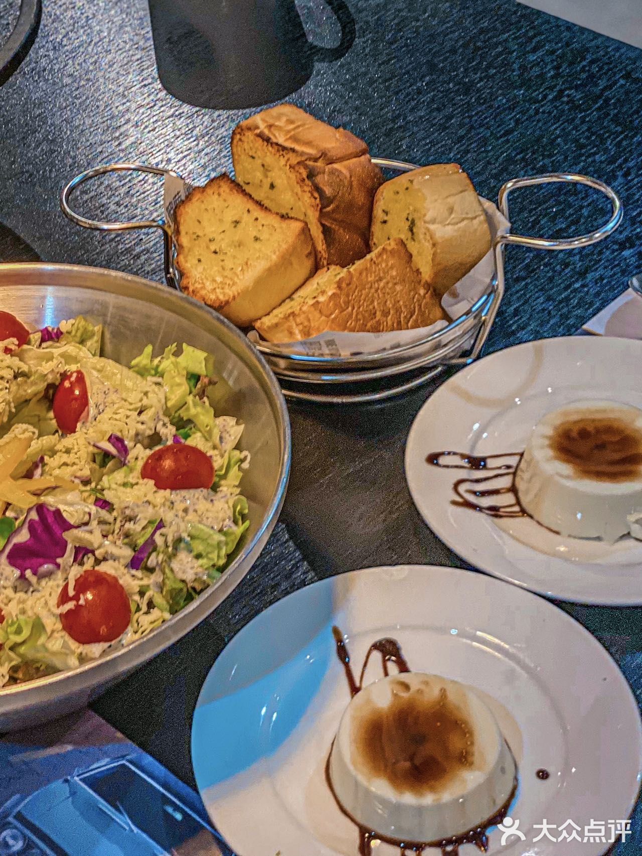 1米长的手工披萨，四种口味一次满足！！