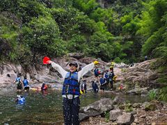 -安吉龙王山峡谷漂流
