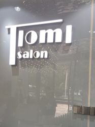-Tloml salon