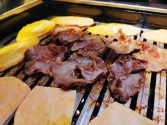 -臻牛烤肉