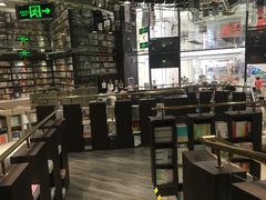 -钟书阁(群光广场店)