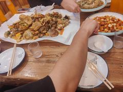 -东来菜馆•手抓海鲜家常菜•海鲜锅贴