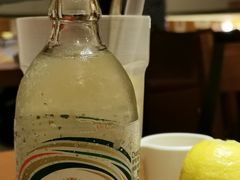 柠檬苏打-Lia Cafe Bar Restaurant松山咖啡屋