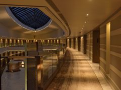 -上海滴水湖皇冠假日酒店