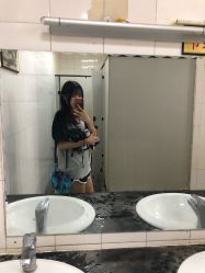 -FRIDAY星期五专业美发沙龙