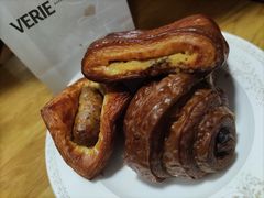 -VERIE BAKEHOUSE