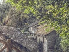 -高荡千年布依古寨旅游景区