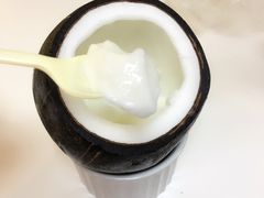 -志龙皇冠吃货椰子铺