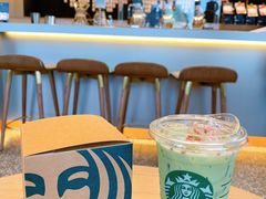 -星巴克臻选(上海虹桥新天地三店)