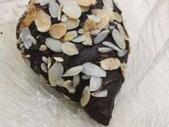 巧克力味牛角-多乐之日(颐堤港店)