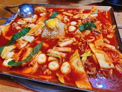 牛肉火山炒年糕-包装马车·韩国料理·포장마차