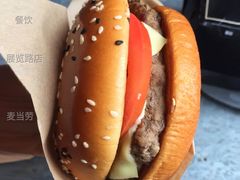 意式黑醋烧烤风味安格斯厚牛堡-麦当劳(展览路店)